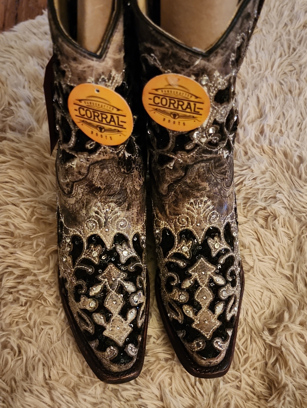New Corral Black and Silver Embellished Western Ankle Boots Sz 7 Wide 7W